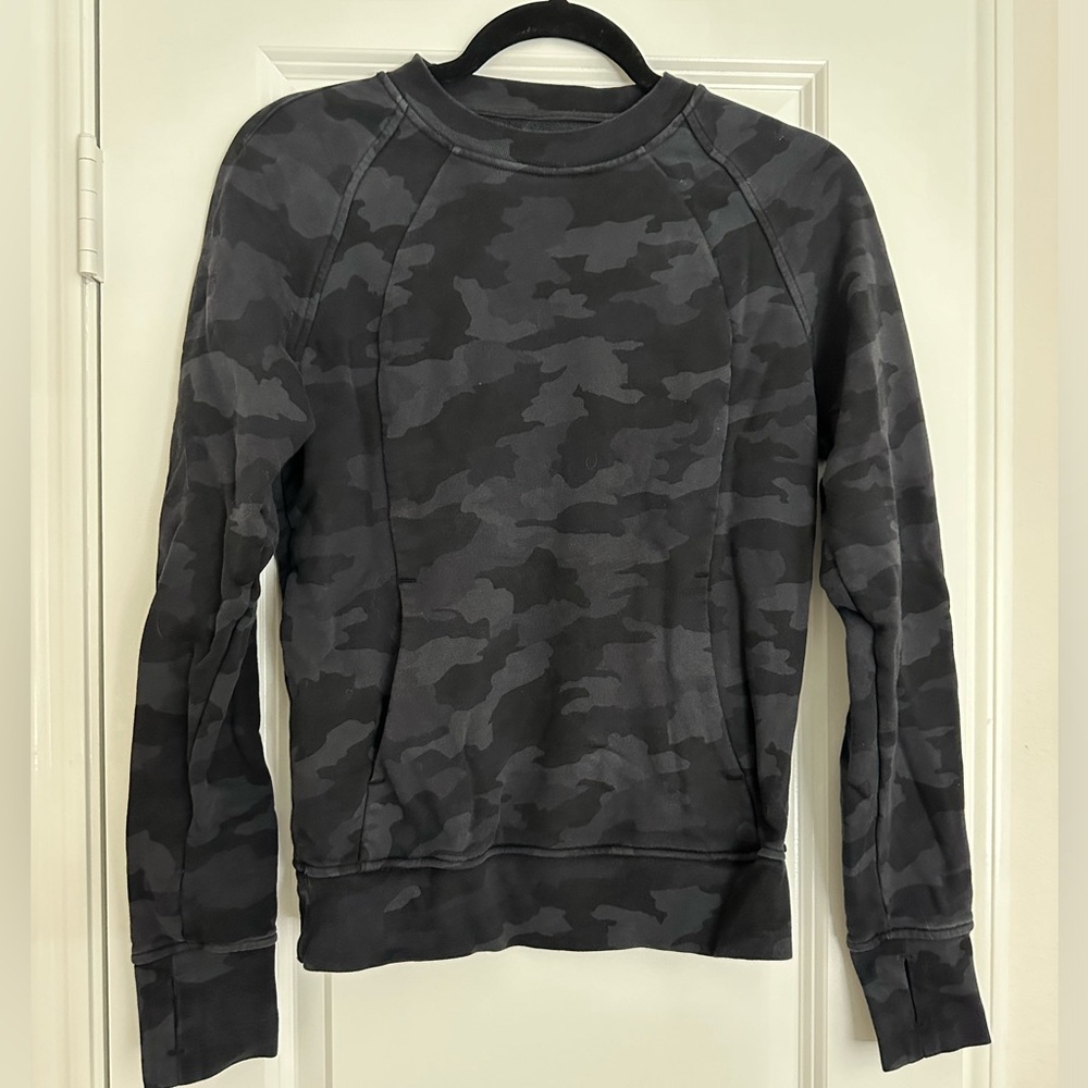 Lululemon camo crew neck